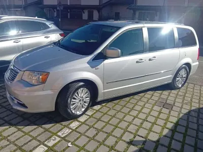 Usata Lancia Voyager Gold 163 CV (119 kW) 2013 Monovolume