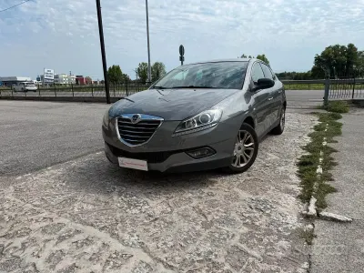 Usata Lancia Delta Gold 105 CV (77 kW) 2012 Grigio Utilitaria