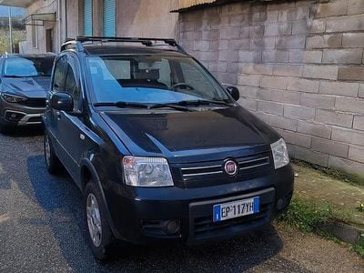 Usata Fiat Panda 4x4 75 CV (55 kW) 2012 Nero Utilitaria