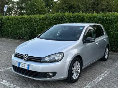 Usata VW Golf VI 105 CV (77 kW) 2011 Grigio Utilitaria