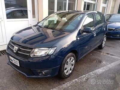 Usata Dacia Sandero 90 CV (66 kW) 2016 Blu Berlina