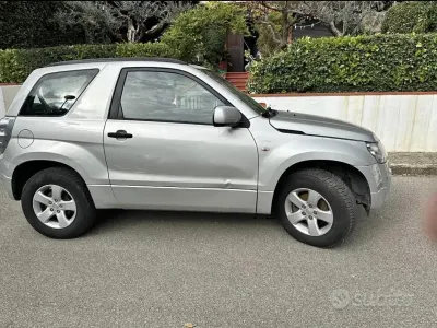 Usata Suzuki Grand Vitara 129 CV (94 kW) 2006 Grigio SUV