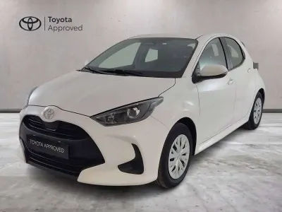 Usata Toyota Yaris Hybrid 92 CV (67 kW) 2025 Bianco Berlina
