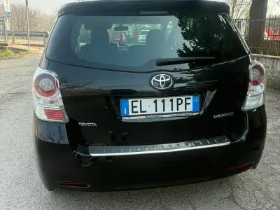 Usata Toyota Verso 126 CV (92 kW) 2012 Nero Monovolume