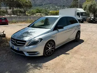 Usata Mercedes B180 122 CV (89 kW) 2014 Utilitaria