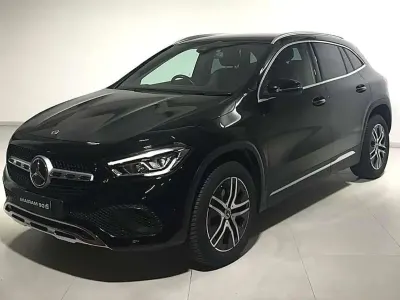 Usata Mercedes GLA200 150 CV (110 kW) 2020 Nero SUV