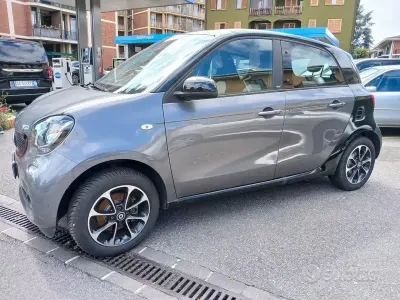 Usata Smart ForFour 71 CV (52 kW) 2016 Grigio Utilitaria