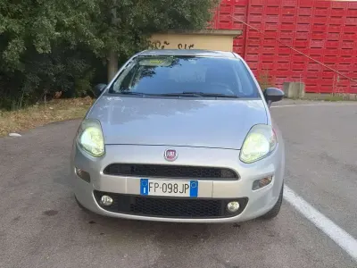 Usata Fiat Punto Street 69 CV (50 kW) 2018 Argento Utilitaria