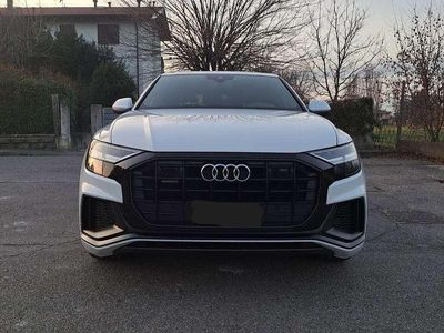 Usata Audi Q8 Ambiente 231 CV (169 kW) 2020 Bianco SUV