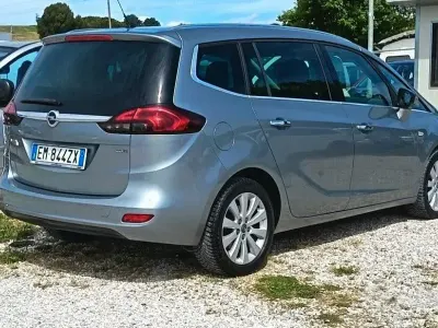 Usata Opel Zafira Tourer 131 CV (96 kW) 2012 Grigio Monovolume