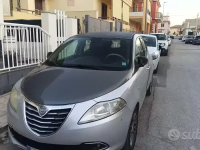 Usata Lancia Ypsilon 69 CV (50 kW) 2011 Grigio Utilitaria