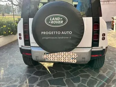 Usata Land Rover Defender SE 200 CV (147 kW) 2023 SUV