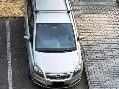 Usata Opel Zafira 120 CV (88 kW) 2007 Monovolume