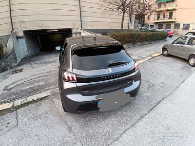 Usata Peugeot 208 GT 101 CV (74 kW) 2021 Grigio Utilitaria