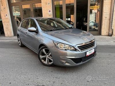 Begagnad Peugeot 308 Active 100 HK (73 kW) 2016 Grå Sedan