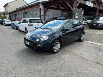 Usata Fiat Punto Street 69 CV (50 kW) 2017 Blu Utilitaria