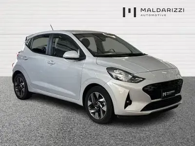 Usata Hyundai i10 67 CV (49 kW) 2024 Bianco Utilitaria