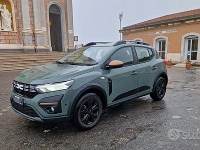 Usata Dacia Sandero Stepway 91 CV (66 kW) 2024 Verde Utilitaria