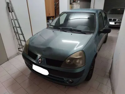 Usata Renault Clio II 82 CV (60 kW) 2004 Blu/azzurro Berlina