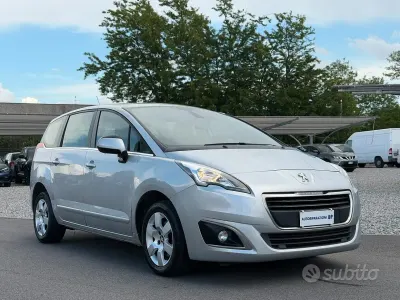 Gebraucht Peugeot 5008 Business-Line 120 PS (88 kW) 2016 Grau Van / Kleinbus