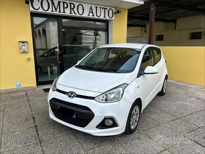Usata Hyundai i10 67 CV (49 kW) 2016 Bianco Utilitaria