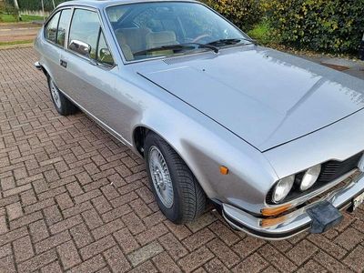 Second-hand Alfa Romeo GTV 129 CP (94 kW) 1980 Argintiu Coupe