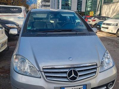 Usata Mercedes A180 116 CV (85 kW) 2010 Grigio Berlina
