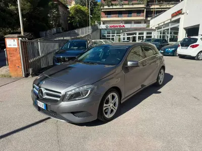 Usata Mercedes A200 136 CV (100 kW) 2012 Grigio Utilitaria