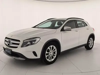 Käytetty Mercedes GLA180 Business 109 HP (80 kW) 2017 Valkoinen Katumaasturi