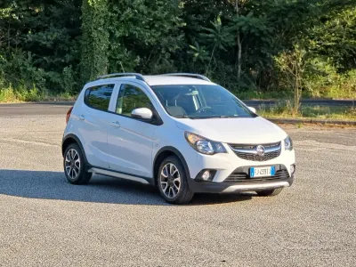 Usata Opel Karl Rocks 73 CV (53 kW) 2017 Bianco Utilitaria