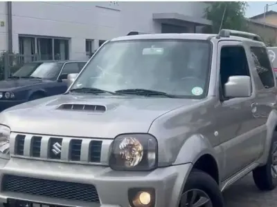 Usata Suzuki Jimny 86 CV (63 kW) 2017 Grigio SUV