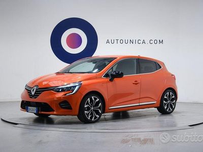 Usata Renault Clio V Techno 145 CV (106 kW) 2023 Arancione Berlina