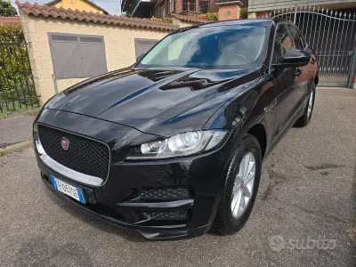 Usata Jaguar F-Pace Prestige 180 CV (132 kW) 2018 Nero SUV