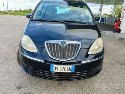Usata Lancia Musa 95 CV (69 kW) 2008 Nero Monovolume