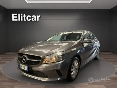 Usata Mercedes A180 Executive 122 CV (89 kW) 2015 Grigio montagna Berlina