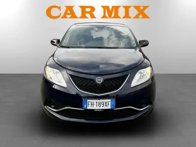 Usata Lancia Ypsilon Gold 95 CV (69 kW) 2017 Blu Utilitaria