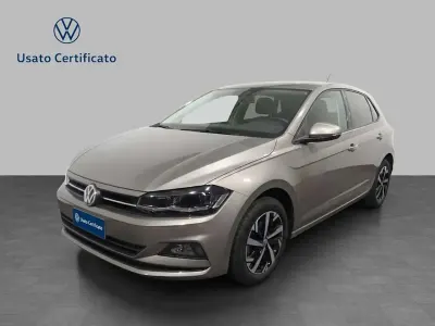Usata VW Polo Highline 116 CV (85 kW) 2020 Limestone grey metallizzato Utilitaria