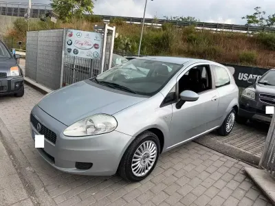 Usata Fiat Grande Punto Active 65 CV (47 kW) 2007 Argento Utilitaria