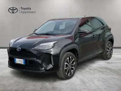 Begagnad Toyota Yaris Cross Trend 116 HK (85 kW) 2022 Svart SUV