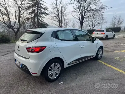 Begagnad Renault Clio IV Life 76 HK (55 kW) 2019 Vit Sedan
