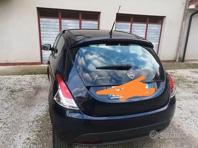 Usata Lancia Ypsilon 60 CV (44 kW) 2019 Blu Utilitaria