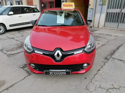 Usata Renault Clio IV Life 75 CV (55 kW) 2015 Rosso Berlina