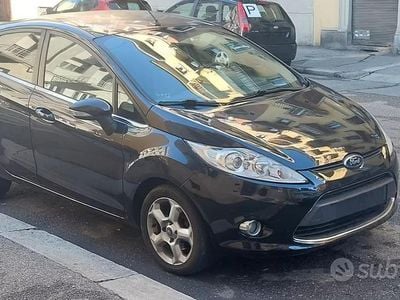 Begagnad Ford Fiesta 68 HK (50 kW) 2011 Svart Sedan