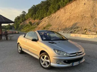 Usata Peugeot 206 CC Quiksilver 109 CV (80 kW) 2004 Cabrio
