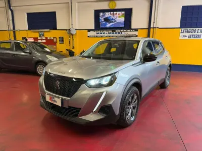 Usata Peugeot 2008 Allure 131 CV (96 kW) 2022 Grigio SUV