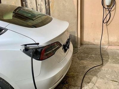 Usata 2023 Tesla Model 3 Standard Range Berlina | 25.800 € (Buon prezzo)