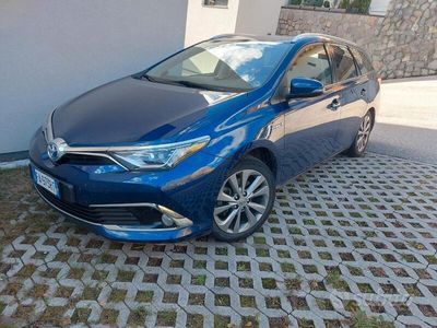 Toyota Auris Hybrid