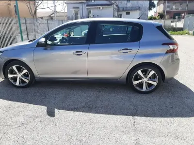 Usata Peugeot 308 116 CV (85 kW) 2014 Berlina