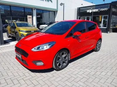Begagnad Ford Fiesta ST-Line 101 HK (74 kW) 2018 Röd Halvkombi