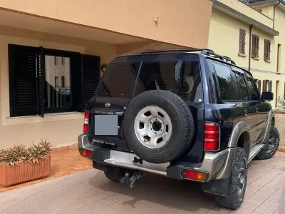 Usata Nissan Patrol 158 CV (116 kW) 2003 Bluazzurro SUV